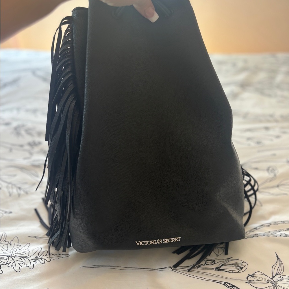 Victoria’s Secret‎ Faux Leather Fringe Bucket Backpack Purse - Picture 8 of 10